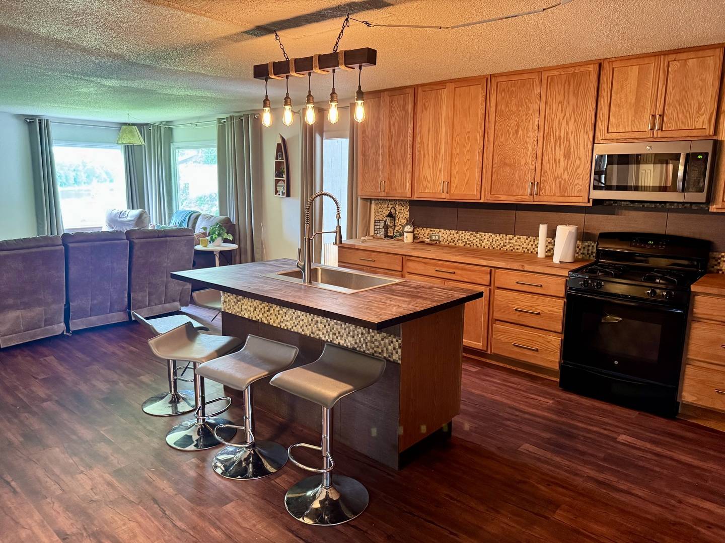 23655 415 AVE, Bellevue, IA 52031