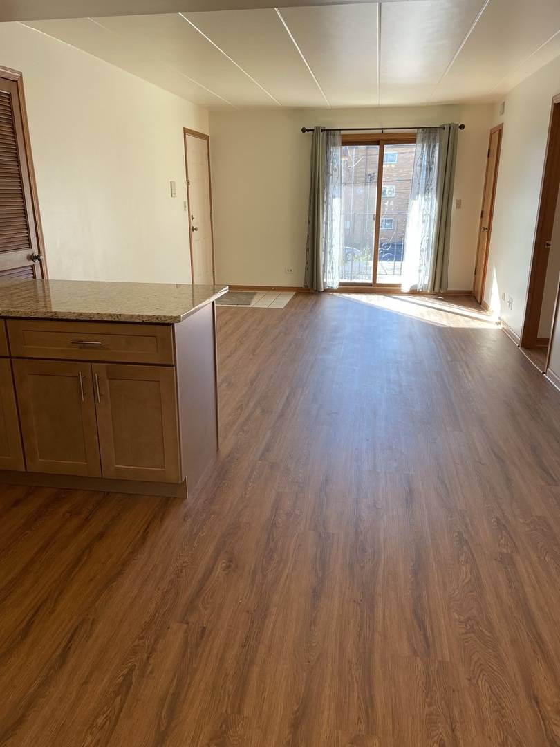 9532 Minnick AVE #2W, Oak Lawn, IL 60453