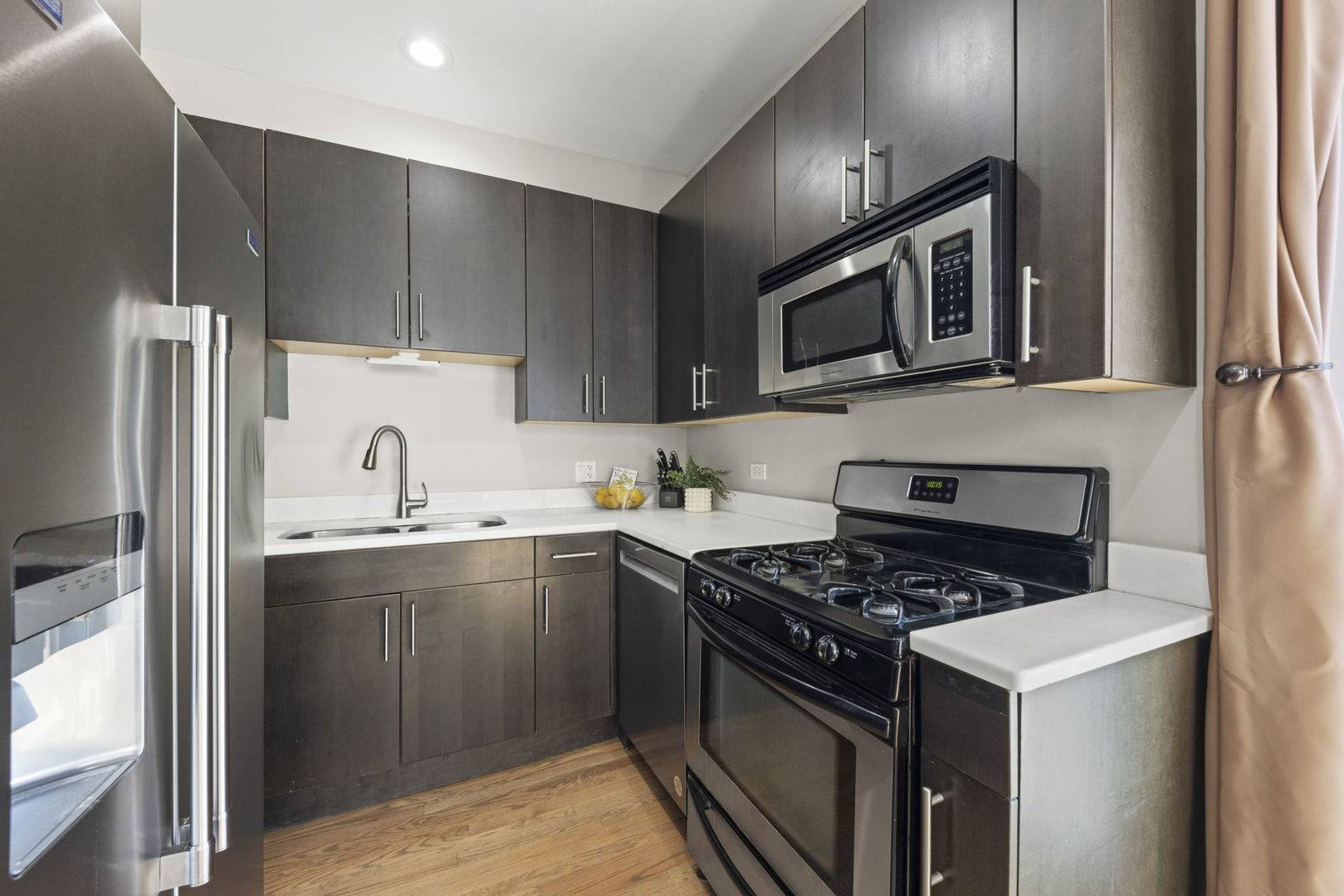 1737 W Division ST #203, Chicago, IL 60622