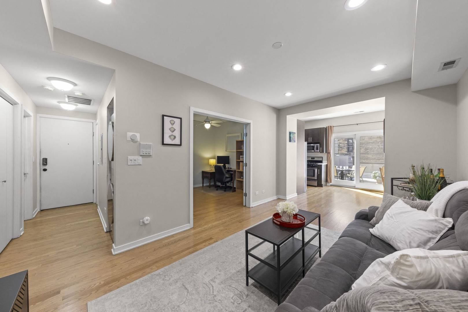 1737 W Division ST #203, Chicago, IL 60622