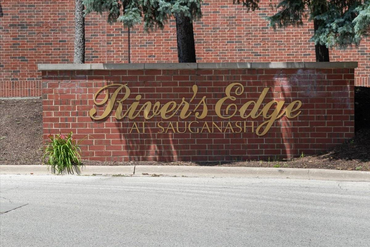 5360 N Lowell AVE #311, Chicago, IL 60630