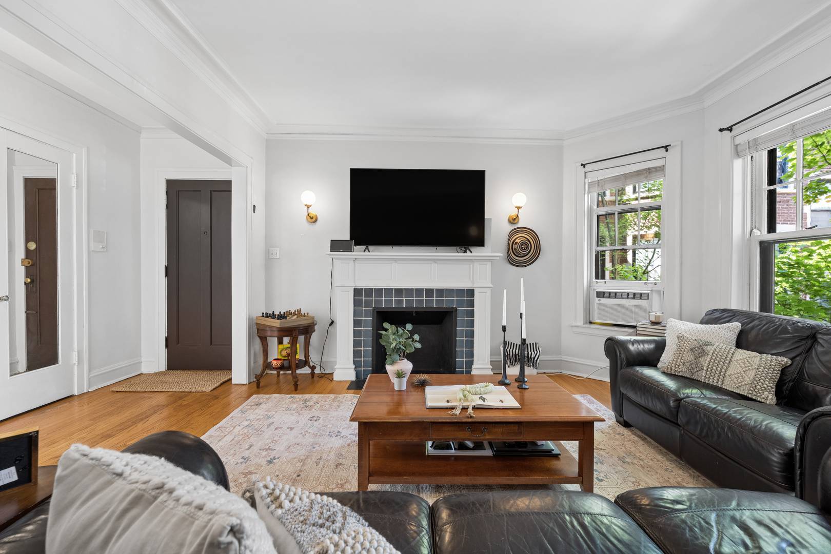 632 Sheridan SQ #2, Evanston, IL 60202