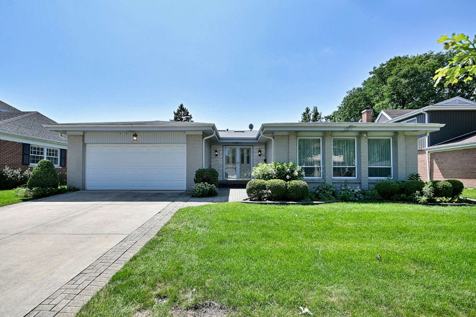 2307 E Sherwood RD, Arlington Heights, IL 60004