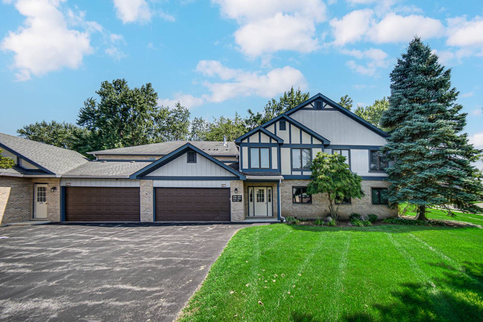 2726 HARBOR DR #2726, Joliet, IL 60431