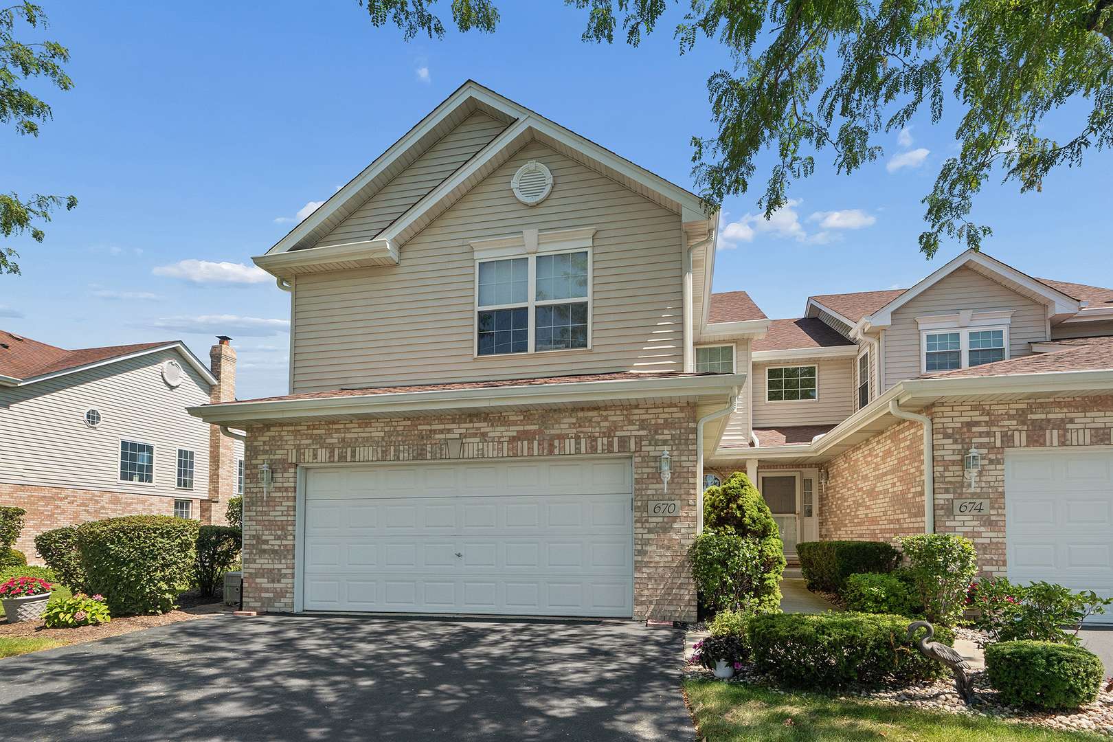 670 Schooner DR, New Lenox, IL 60451