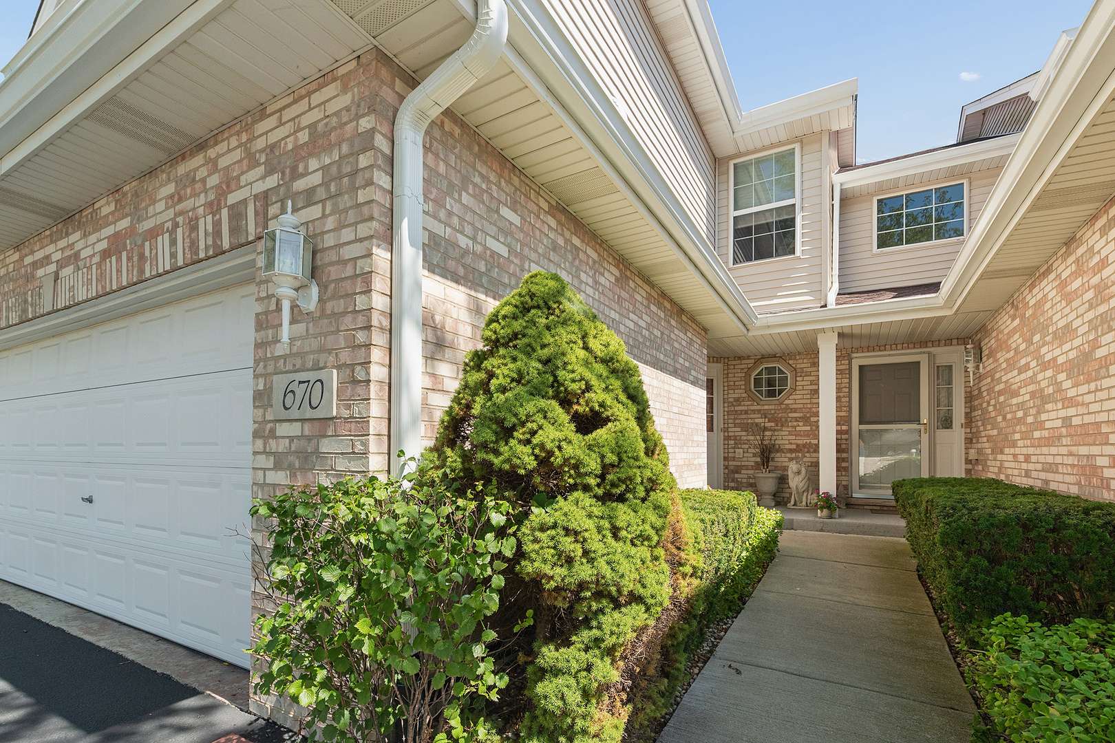 670 Schooner DR, New Lenox, IL 60451
