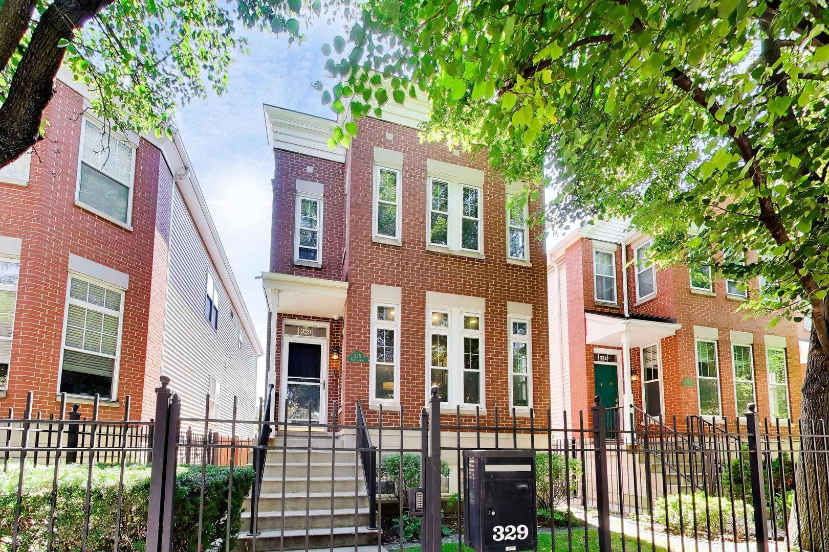 329 W Goethe ST, Chicago, IL 60610