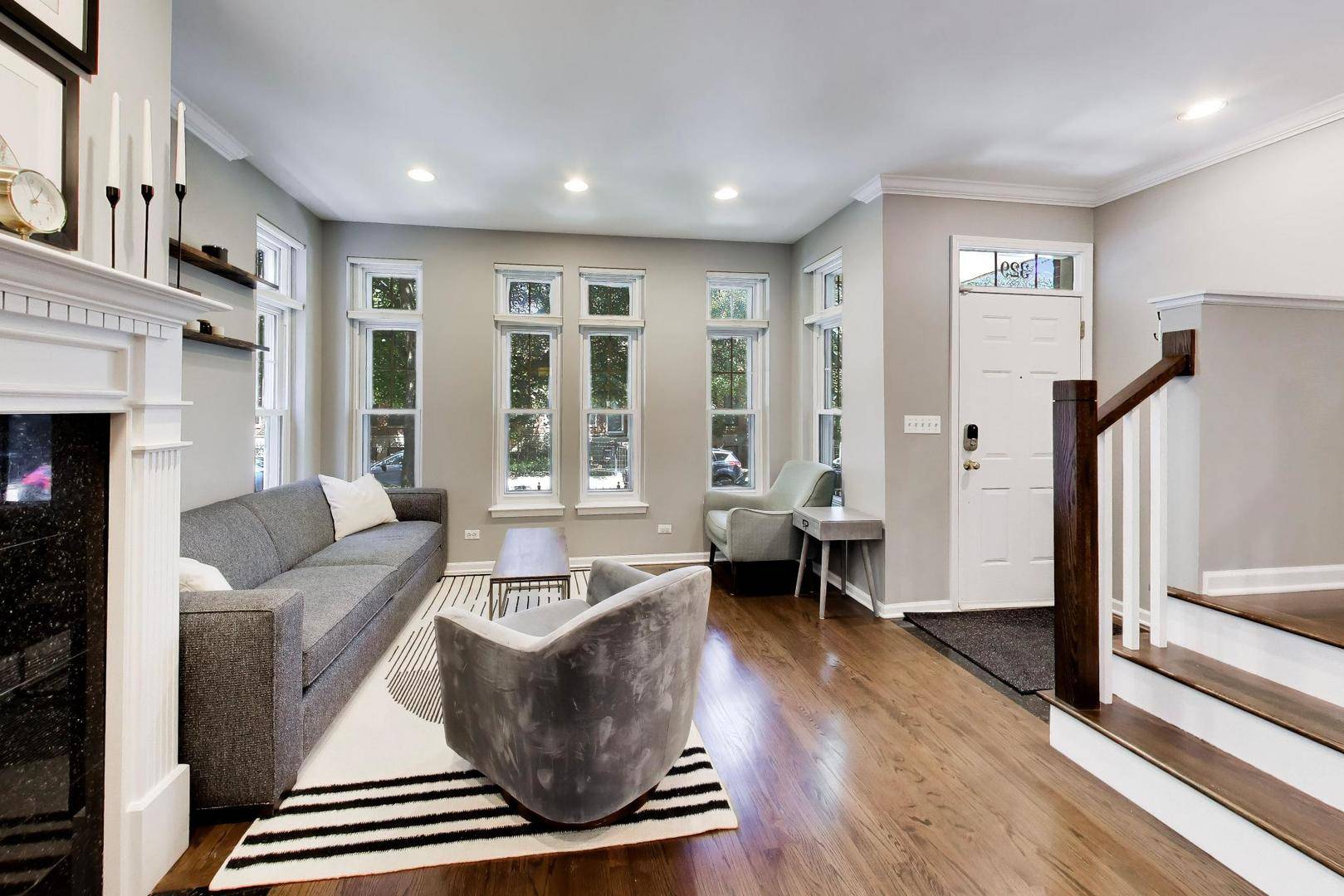 329 W Goethe ST, Chicago, IL 60610