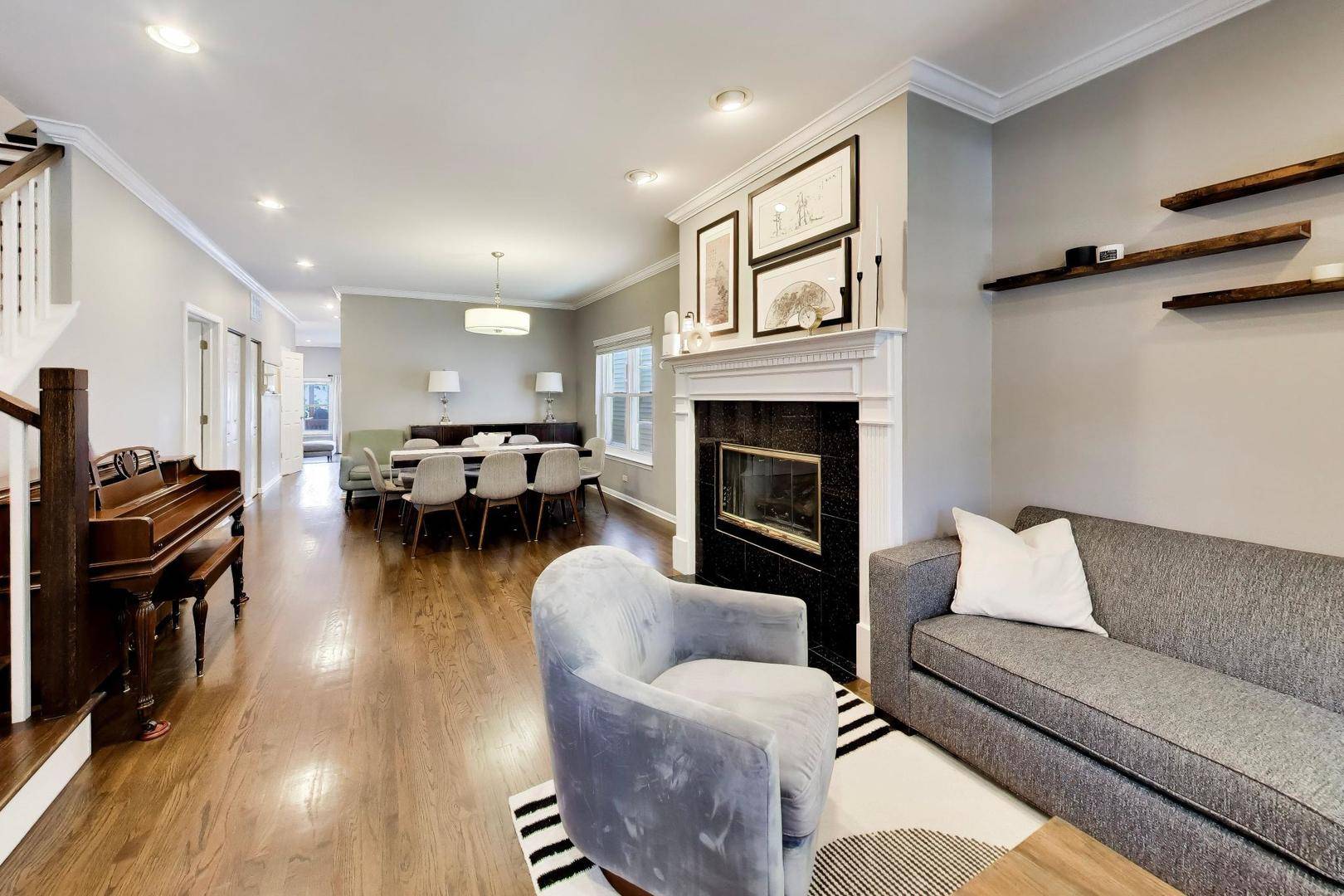 329 W Goethe ST, Chicago, IL 60610
