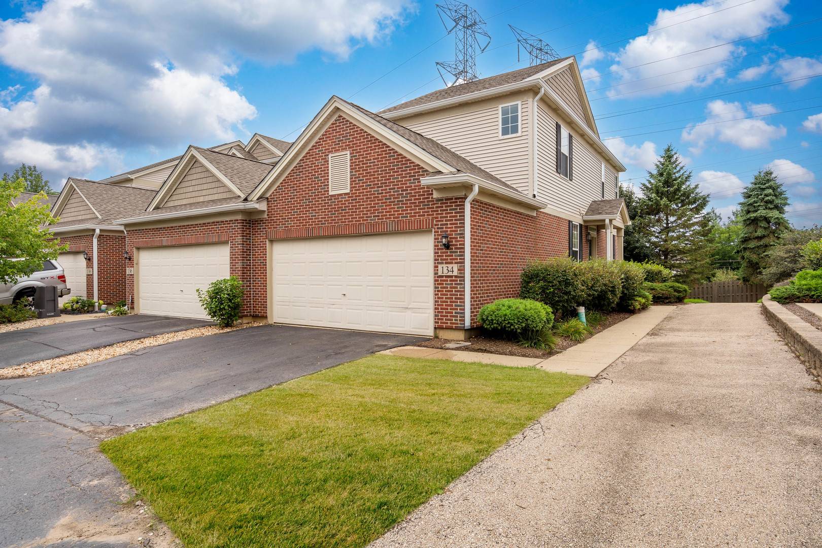 134 Neutrenton AVE, Elgin, IL 60120