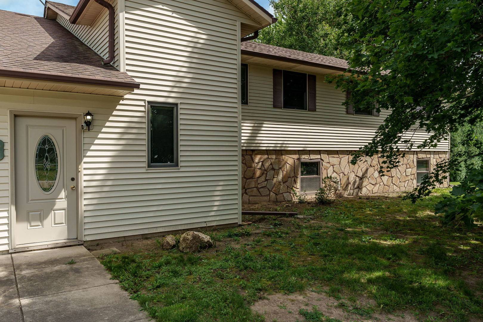 2379 Circle DR, Belvidere, IL 61008