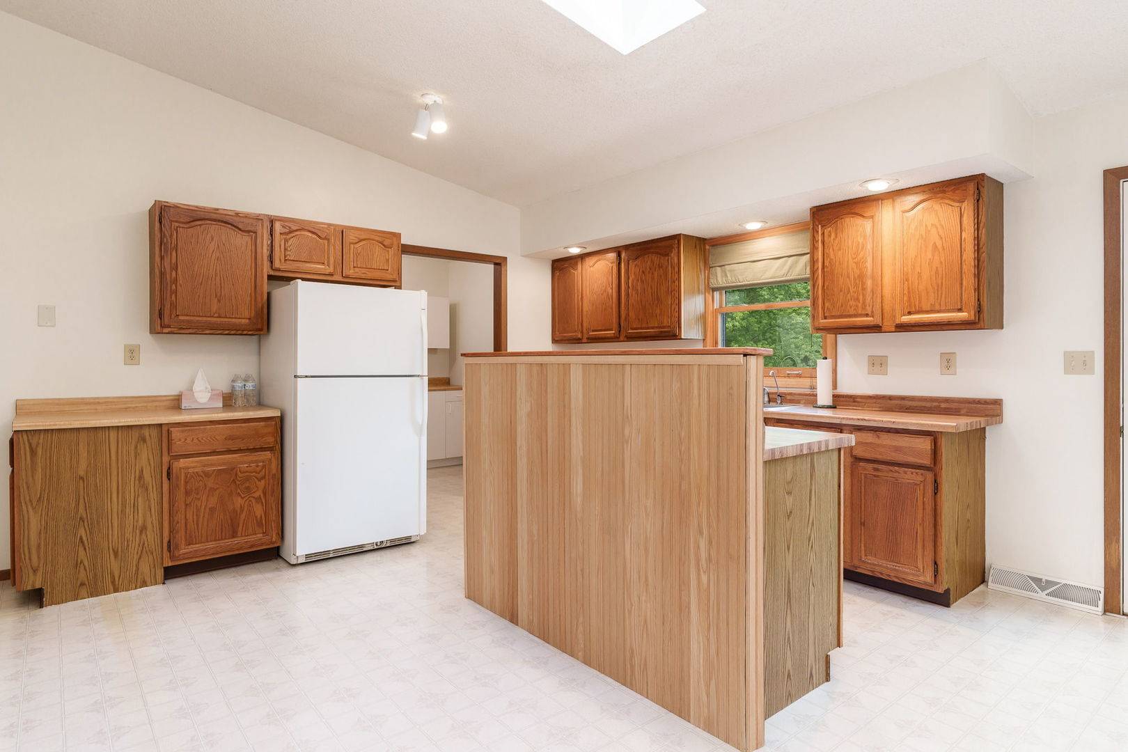 2379 Circle DR, Belvidere, IL 61008