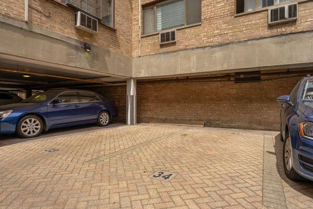 611 W Patterson AVE #420, Chicago, IL 60613