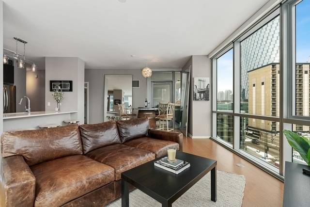 123 S Green ST #706B, Chicago, IL 60607