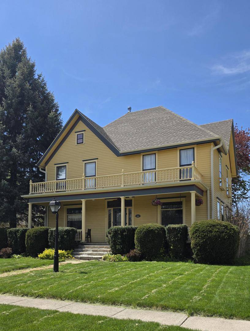 10815 N Woodstock ST, Huntley, IL 60142