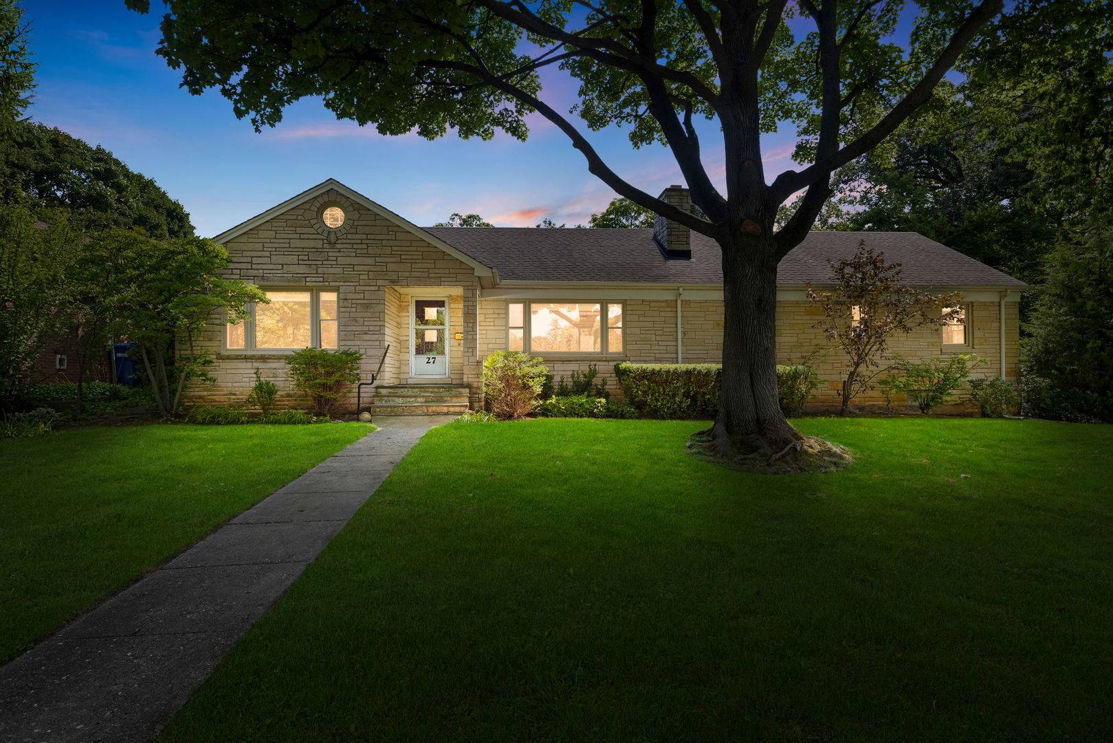 27 Pleasant AVE, Highwood, IL 60040