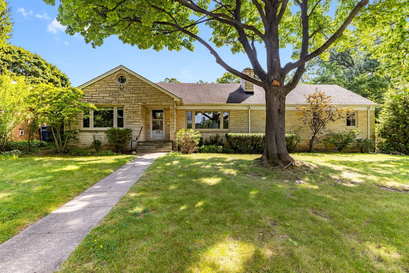 27 Pleasant AVE, Highwood, IL 60040