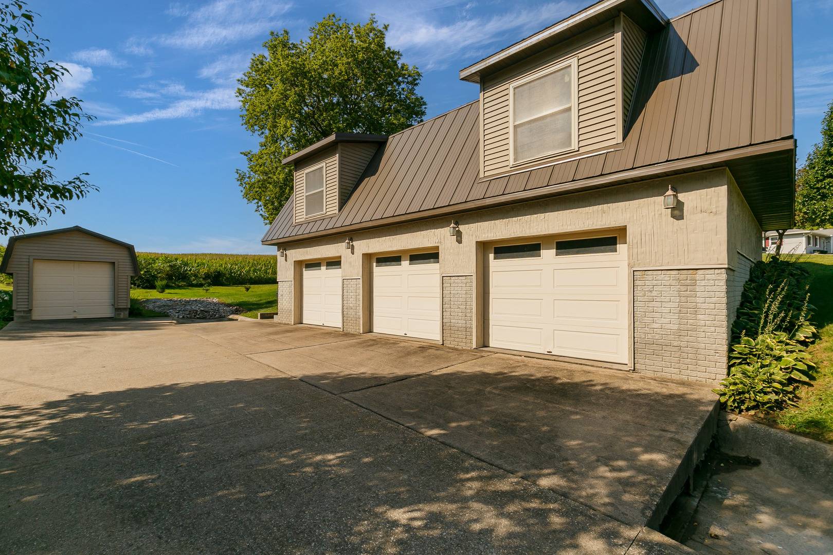 7811 29th ST, Milan, IL 61264
