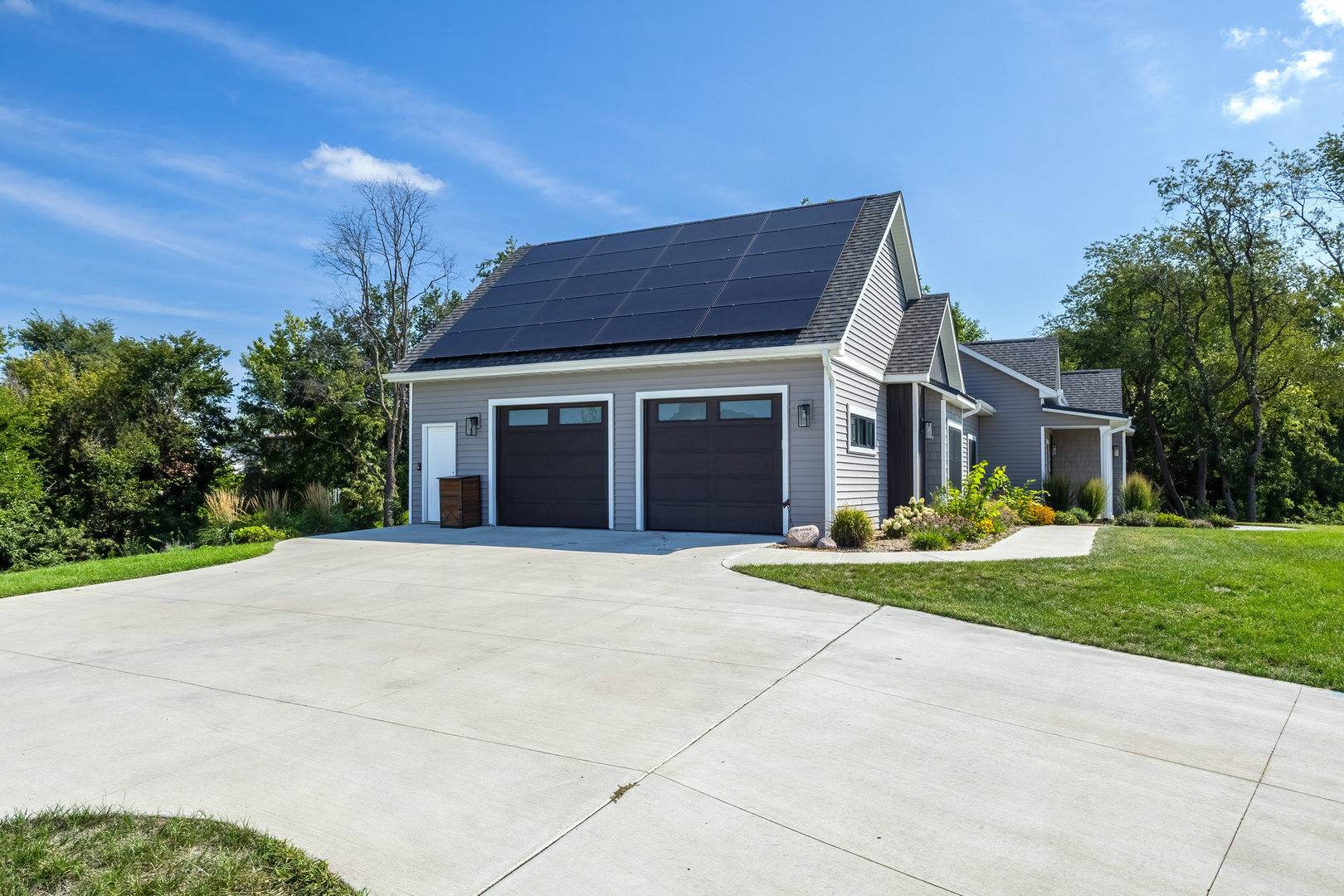 1700 14th ST, De Witt, IA 52742