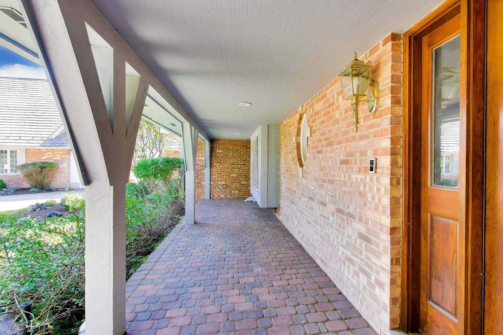 1400 Kurtis LN, Lake Forest, IL 60045