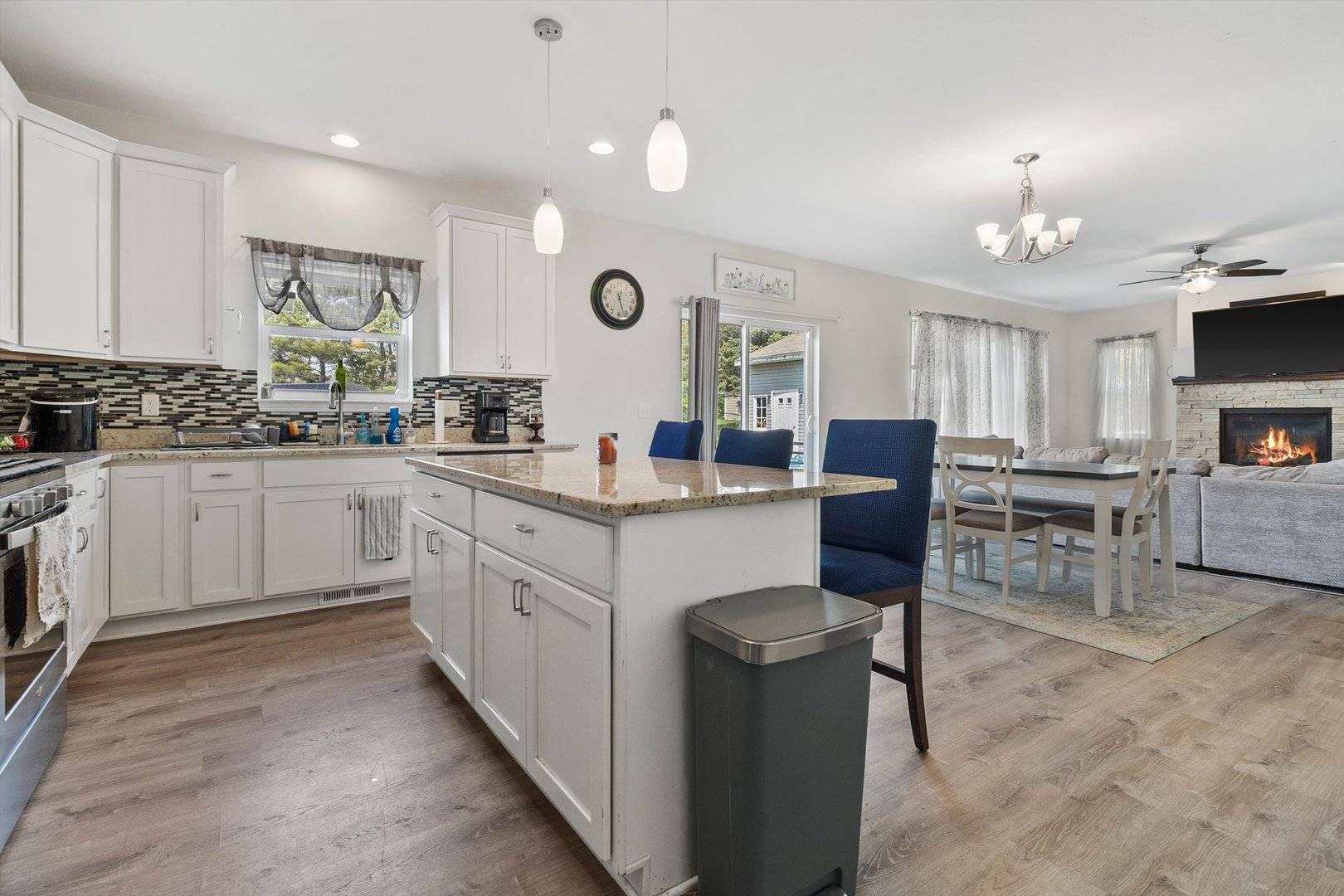320 W Hunt AVE, Twin Lakes, WI 53181