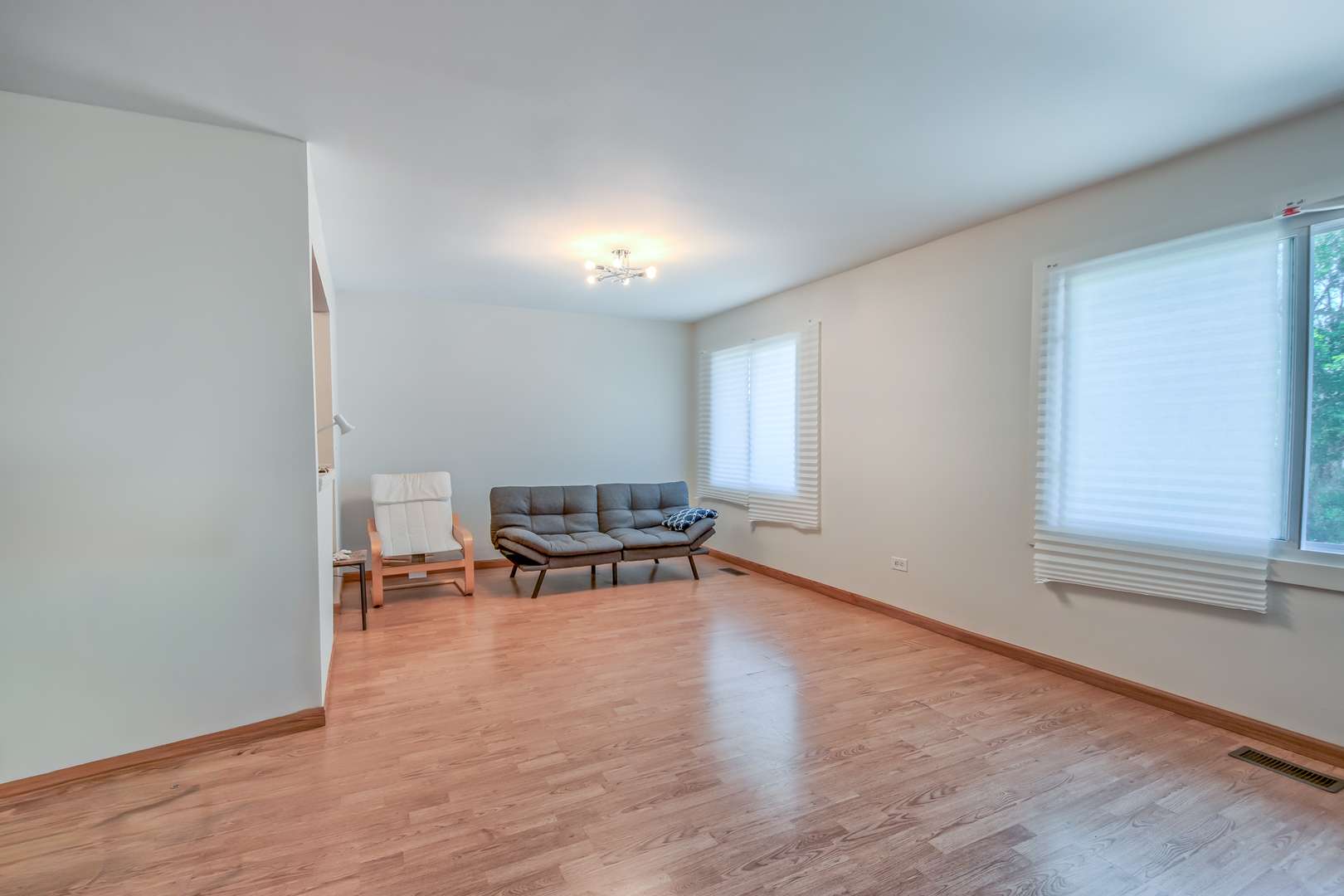 1419 Chippewa TRL, Wheeling, IL 60090