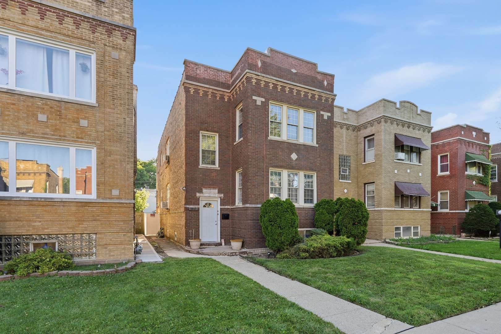 1810 N Linder AVE, Chicago, IL 60639