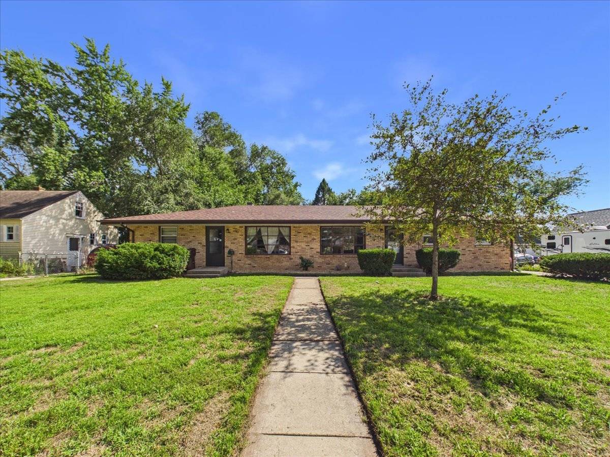 409 Glendale RD, Loves Park, IL 61111