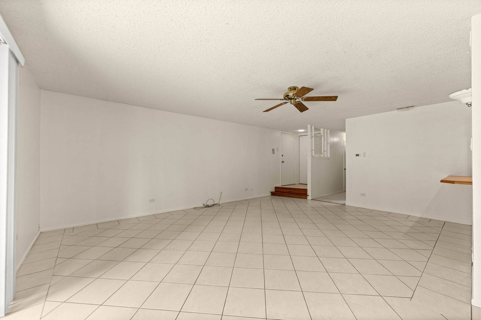 8245 Poplar LN #5B, Palos Hills, IL 60465