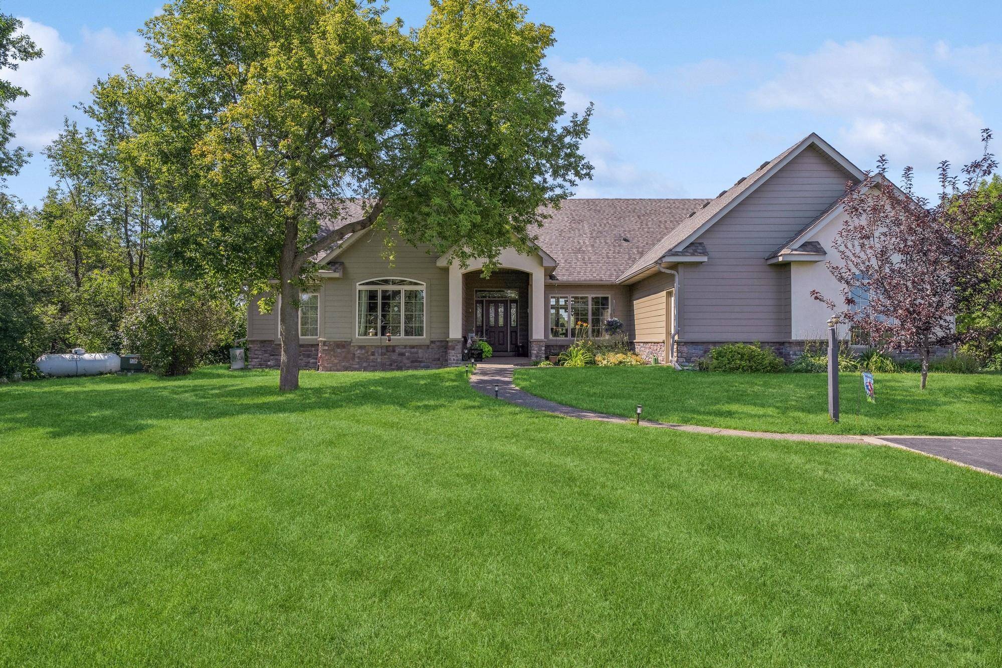 5057 Fairhill DR SE, Buffalo, MN 55313