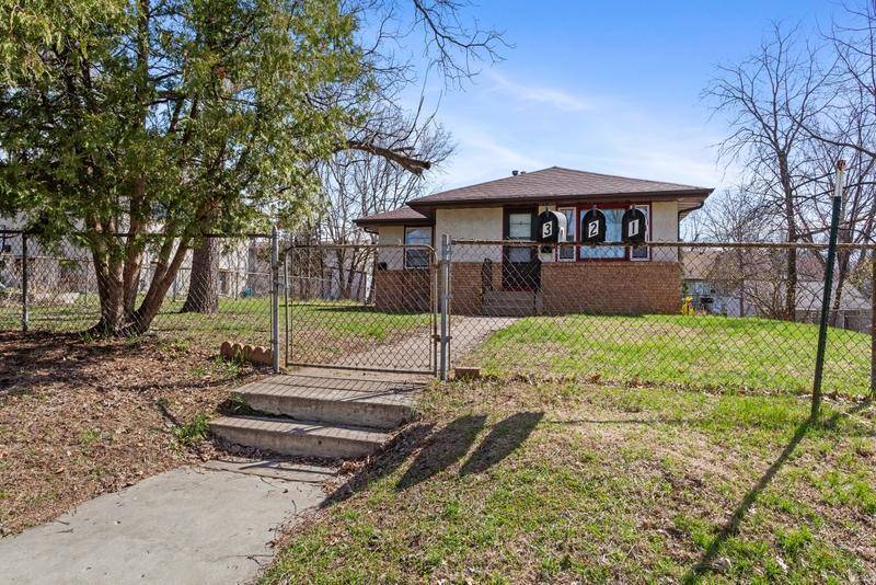 5347 4th ST NE, Fridley, MN 55421