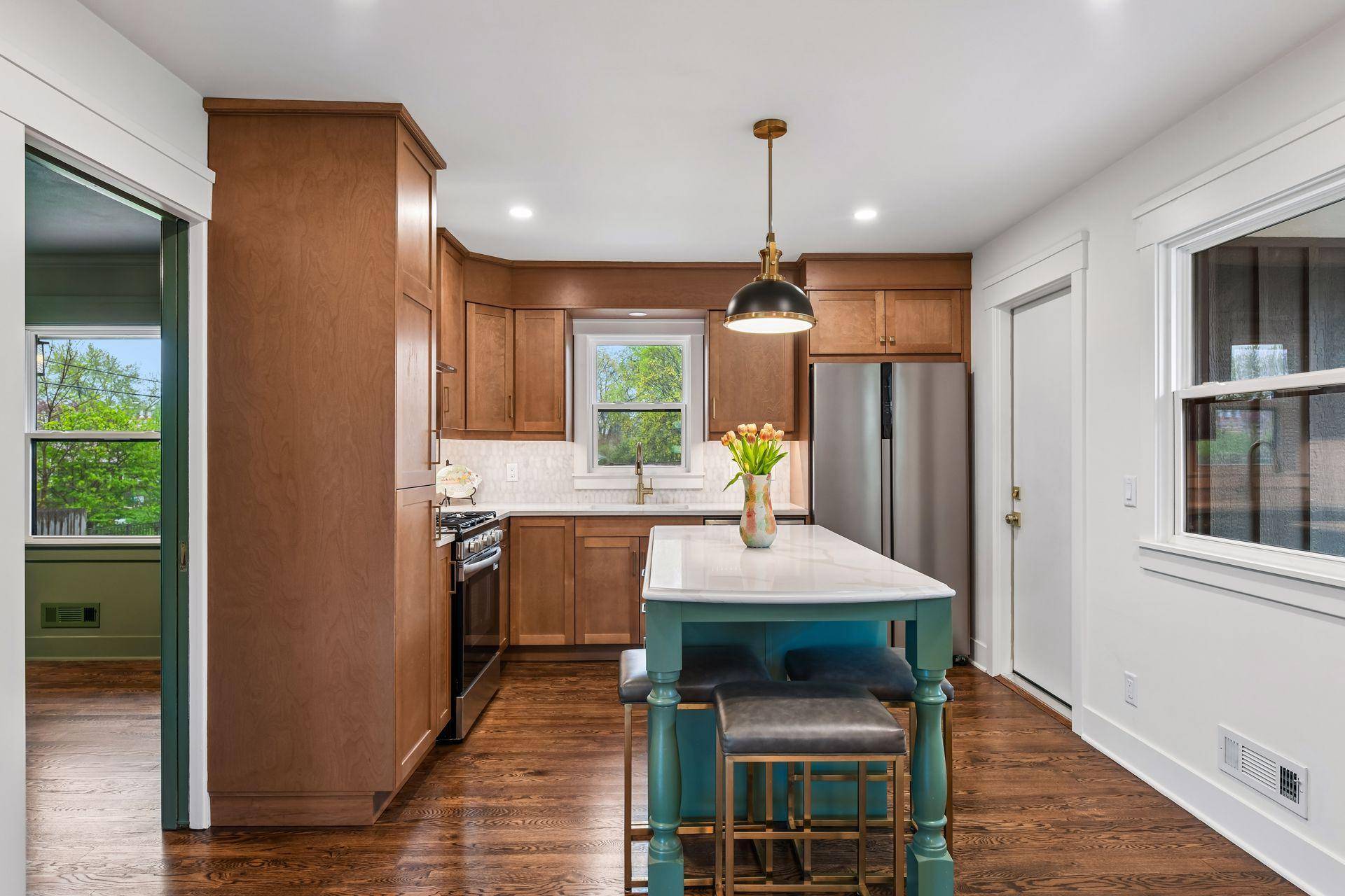 4625 Valley View RD, Edina, MN 55424