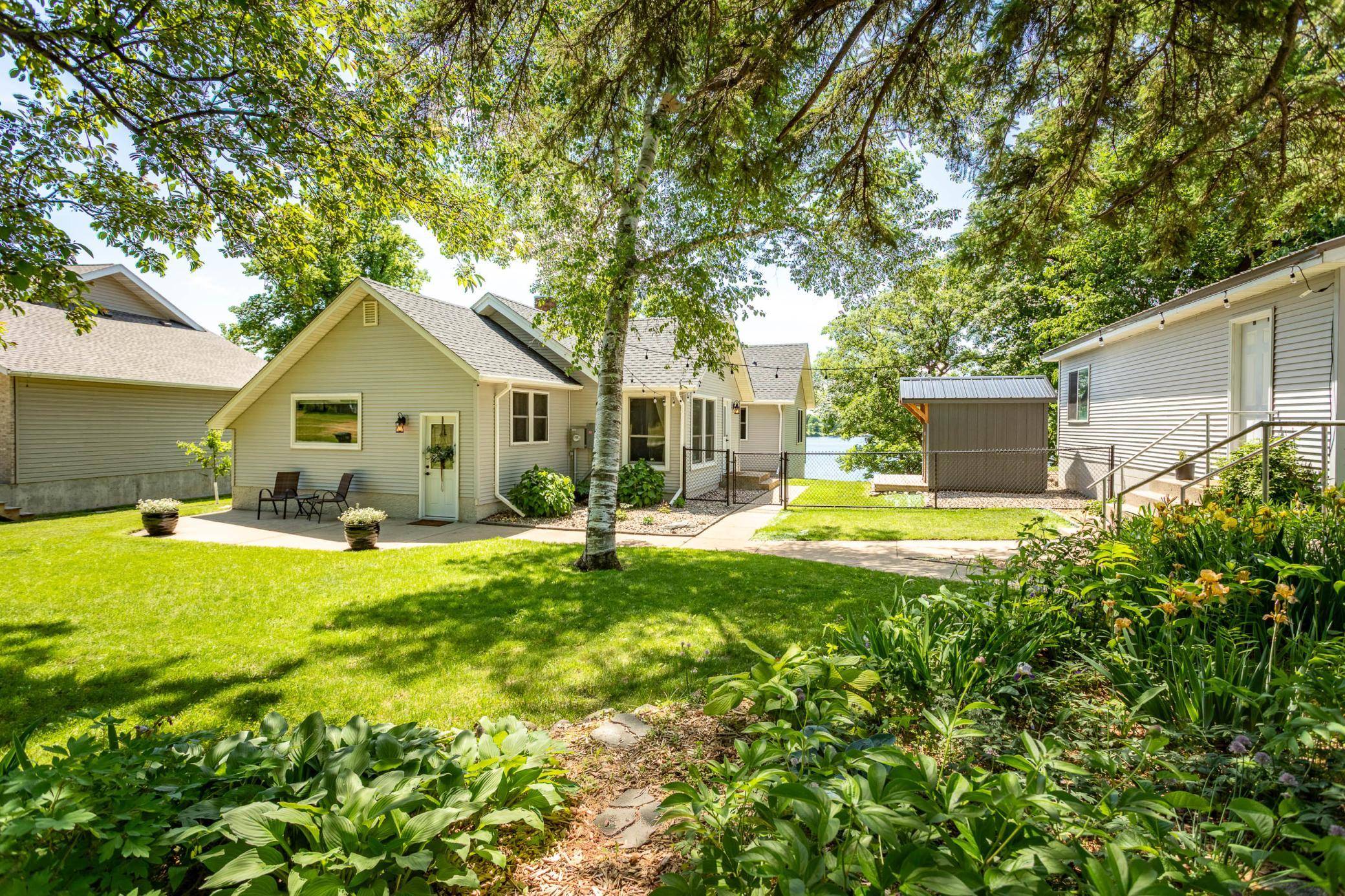 524 E Lake Cowdry RD NW, Alexandria, MN 56308