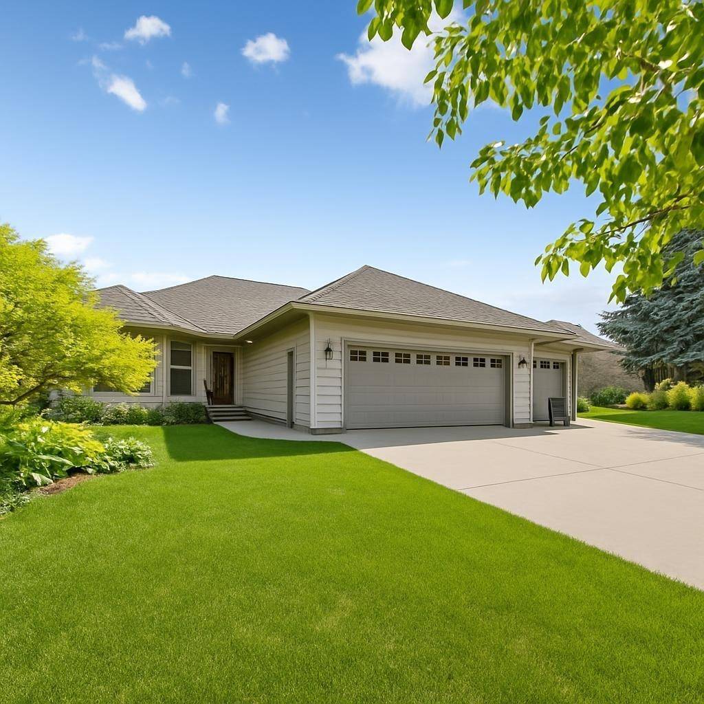 1524 Creek LN, Northfield, MN 55057