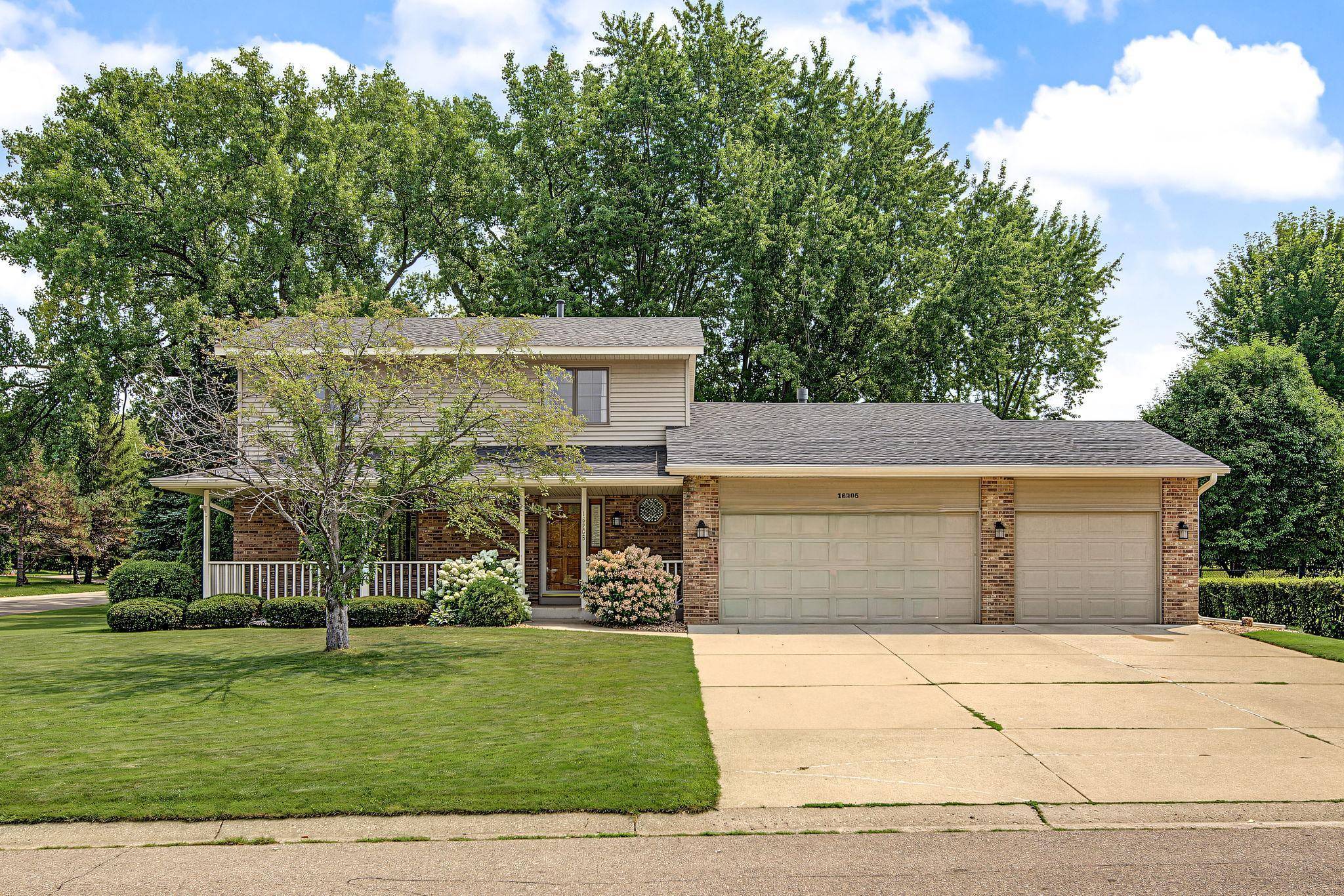 16205 Logarto LN, Lakeville, MN 55044