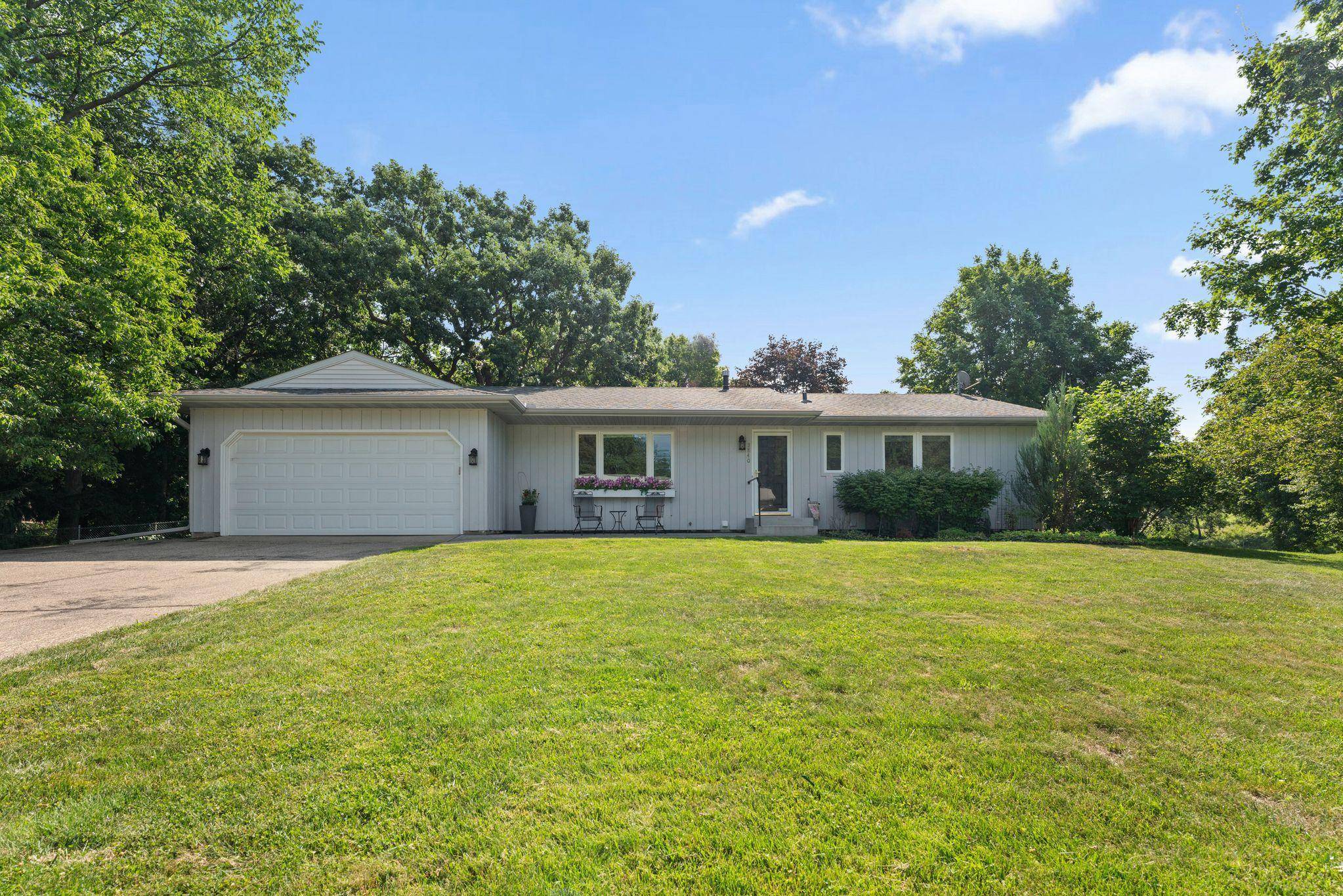 3840 Riverton AVE, Eagan, MN 55122