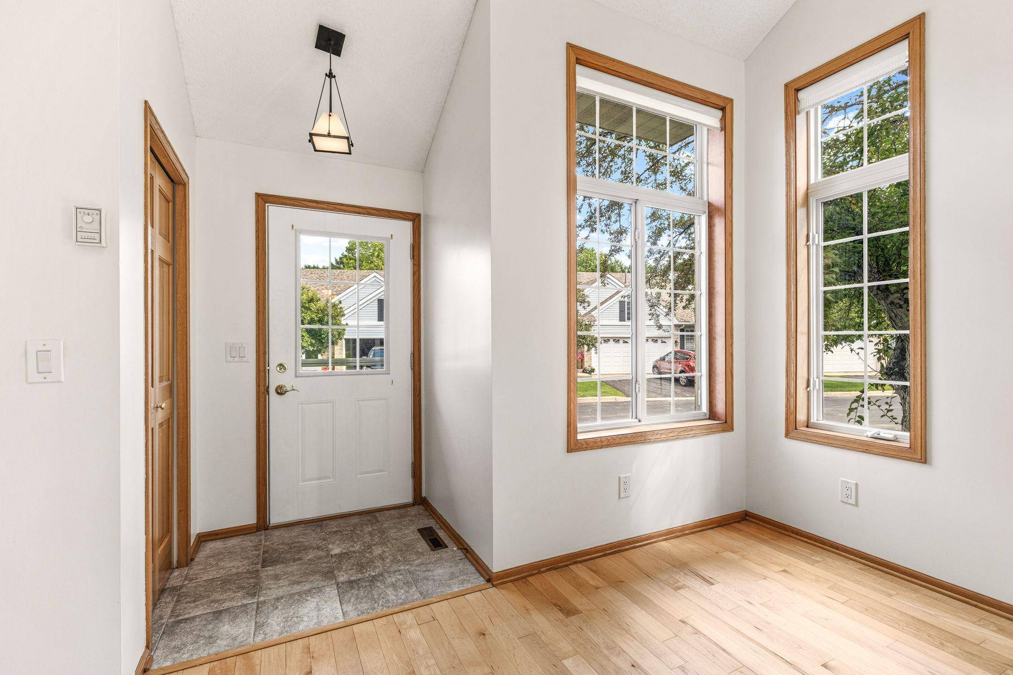 13024 Garrett LN, Apple Valley, MN 55124