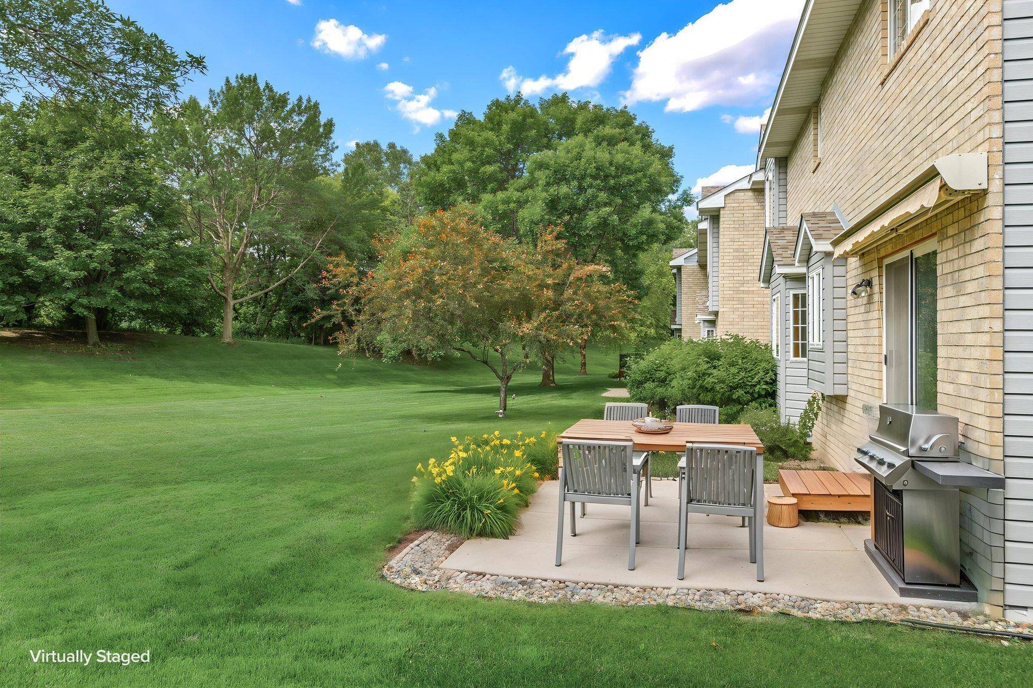 13024 Garrett LN, Apple Valley, MN 55124