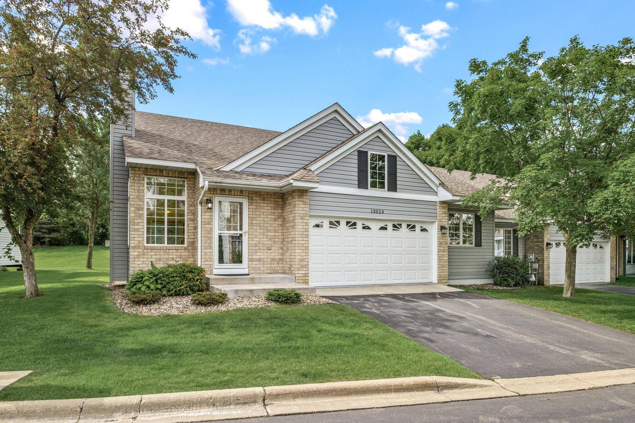 13024 Garrett LN, Apple Valley, MN 55124