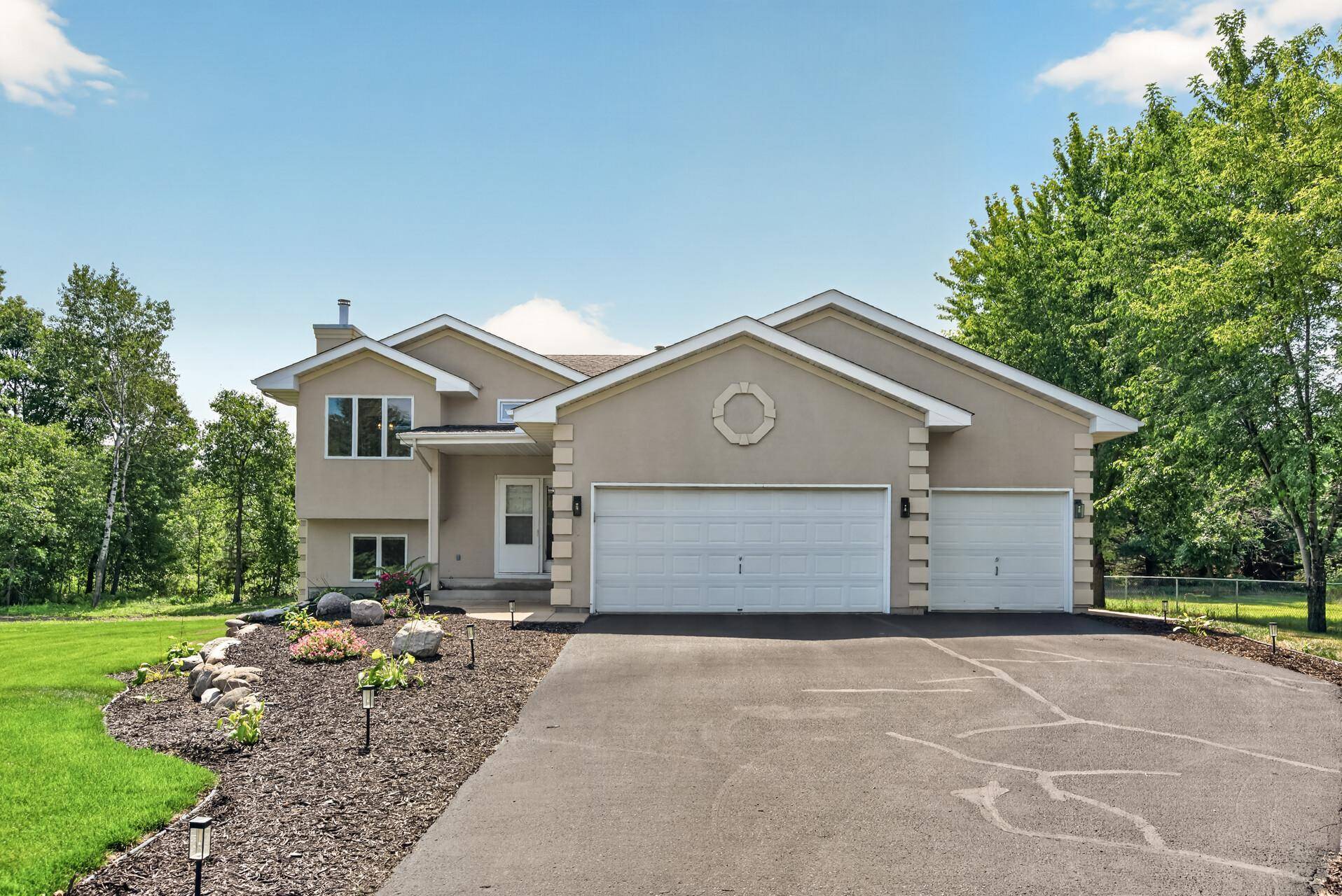 486 193rd LN NE, Cedar, MN 55011