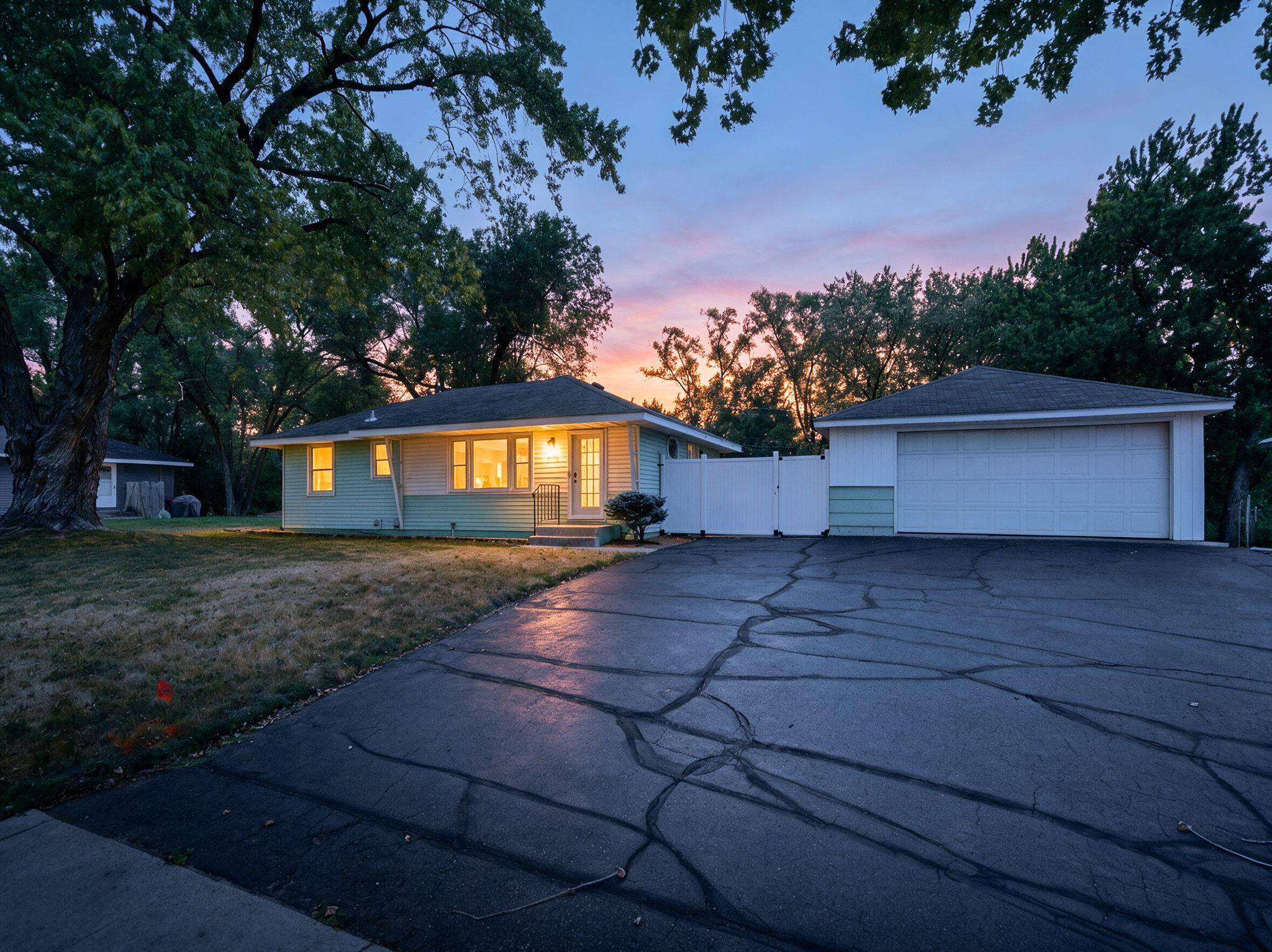 8031 Hadley AVE S, Cottage Grove, MN 55016