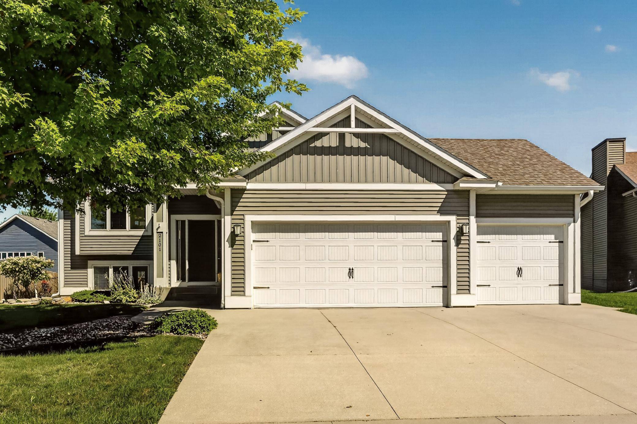 2101 Starburst DR SW, Rochester, MN 55902