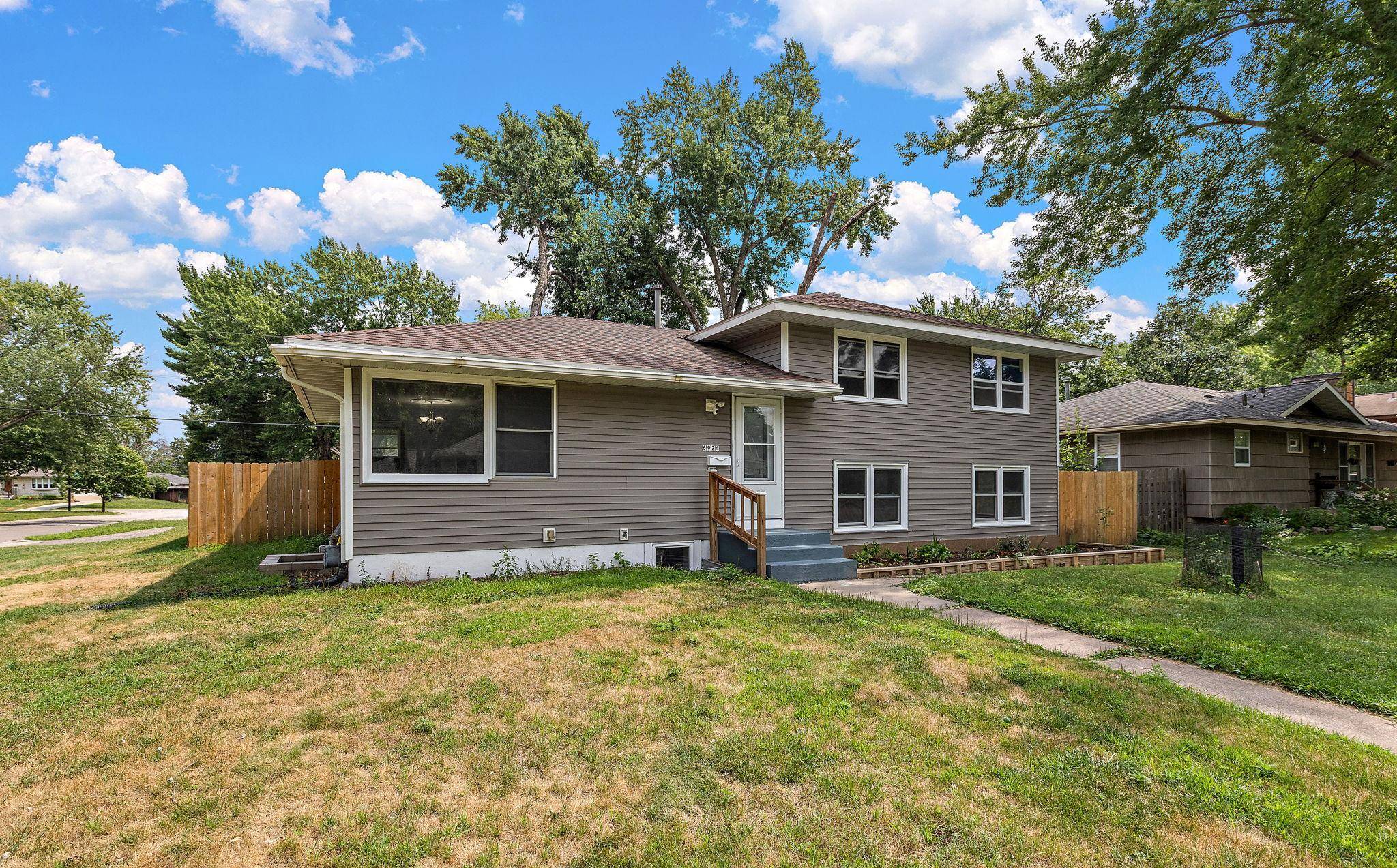 6924 Scott AVE N, Brooklyn Center, MN 55429