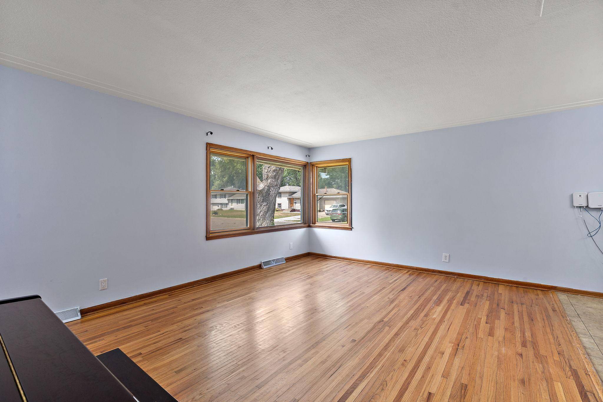 6924 Scott AVE N, Brooklyn Center, MN 55429
