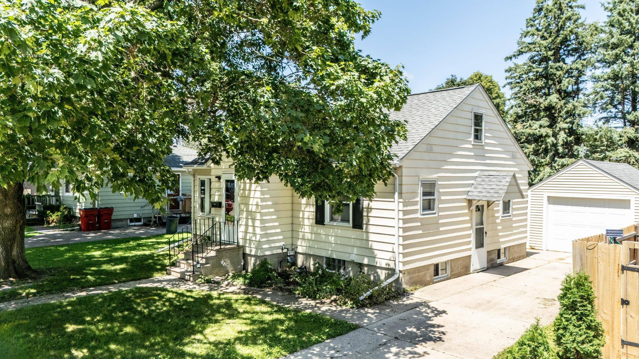 1504 4th AVE NW, Austin, MN 55912