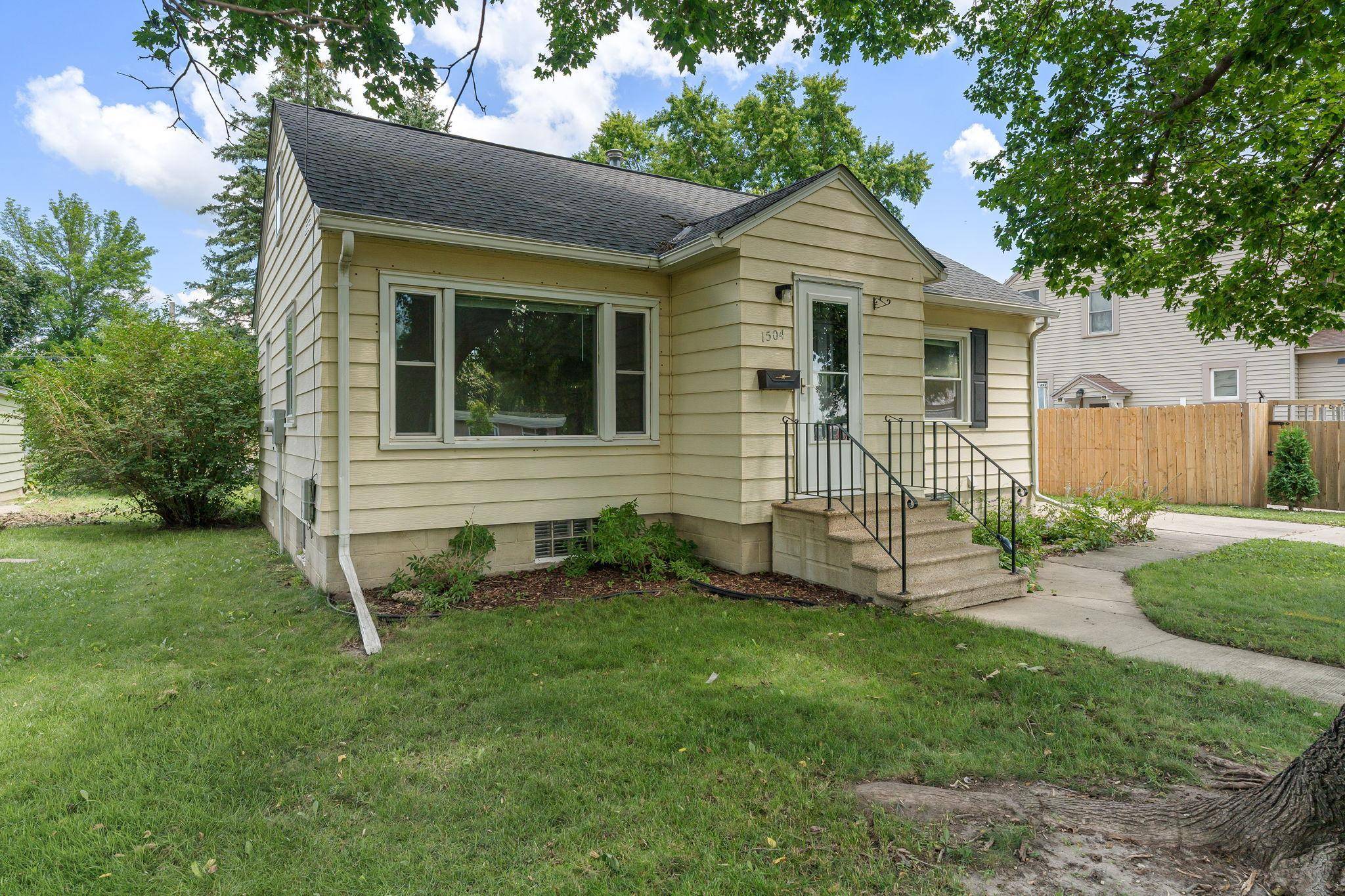 1504 4th AVE NW, Austin, MN 55912