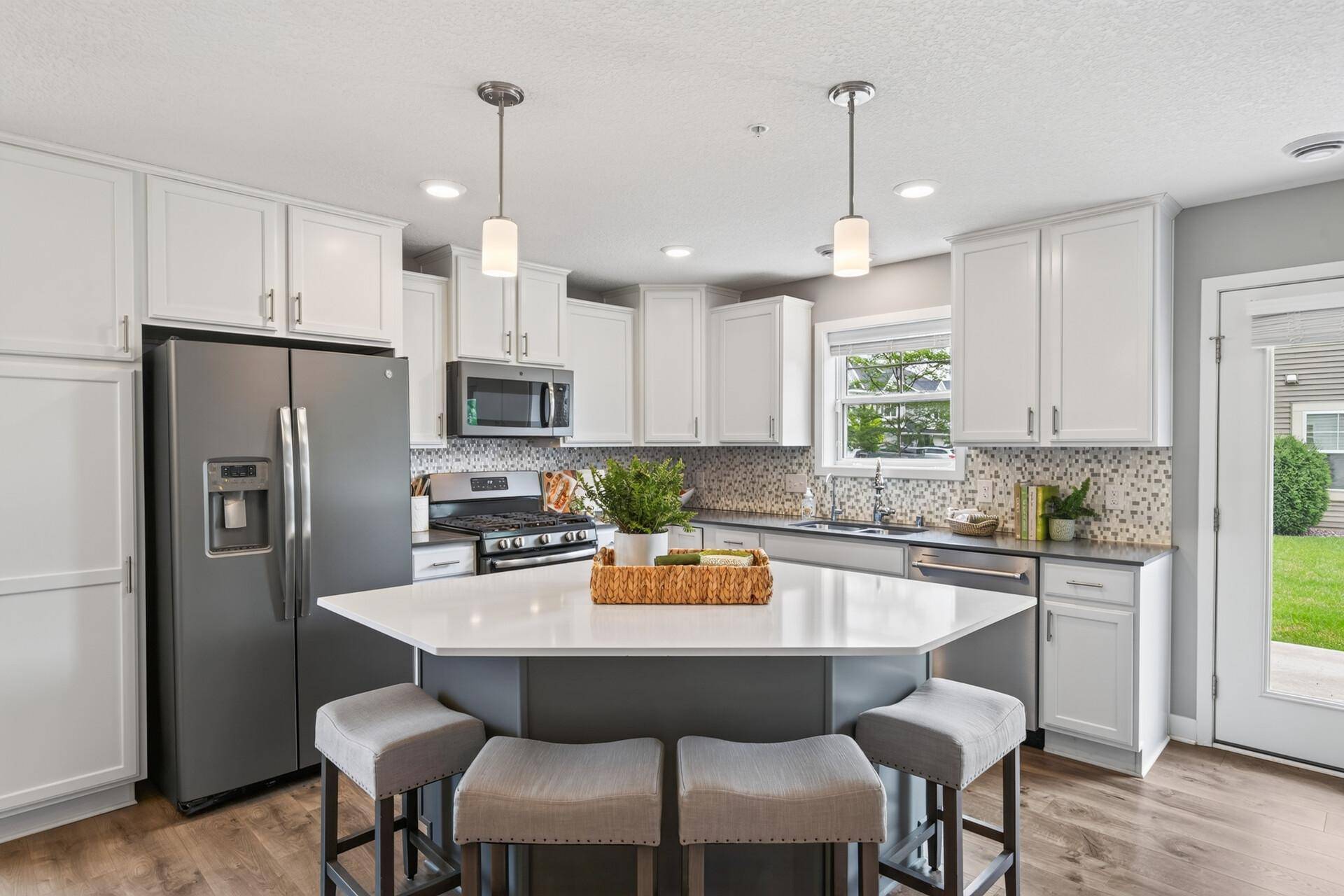 10270 Dallas LN N, Maple Grove, MN 55369