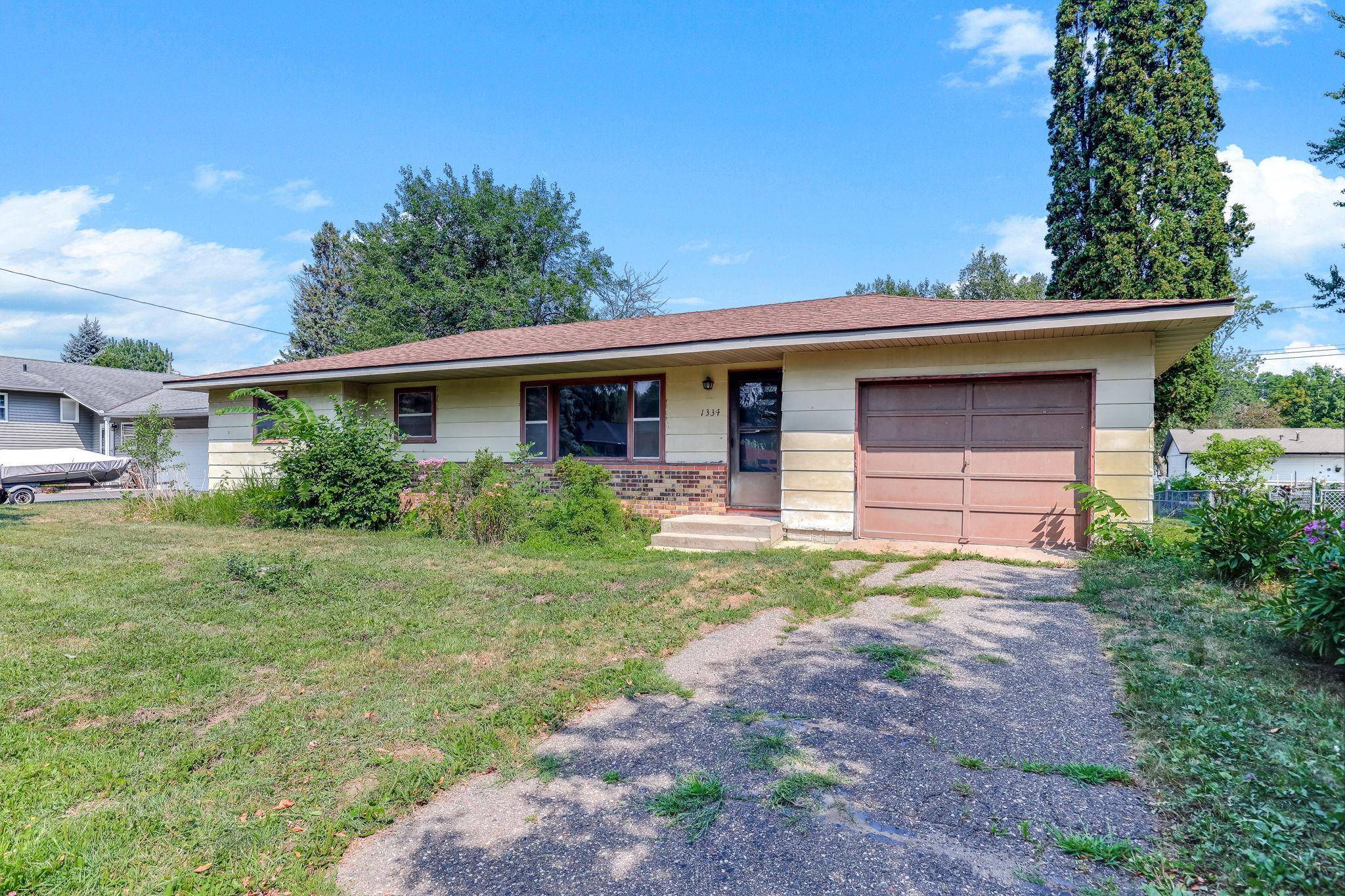 1334 21st ST W, Hastings, MN 55033