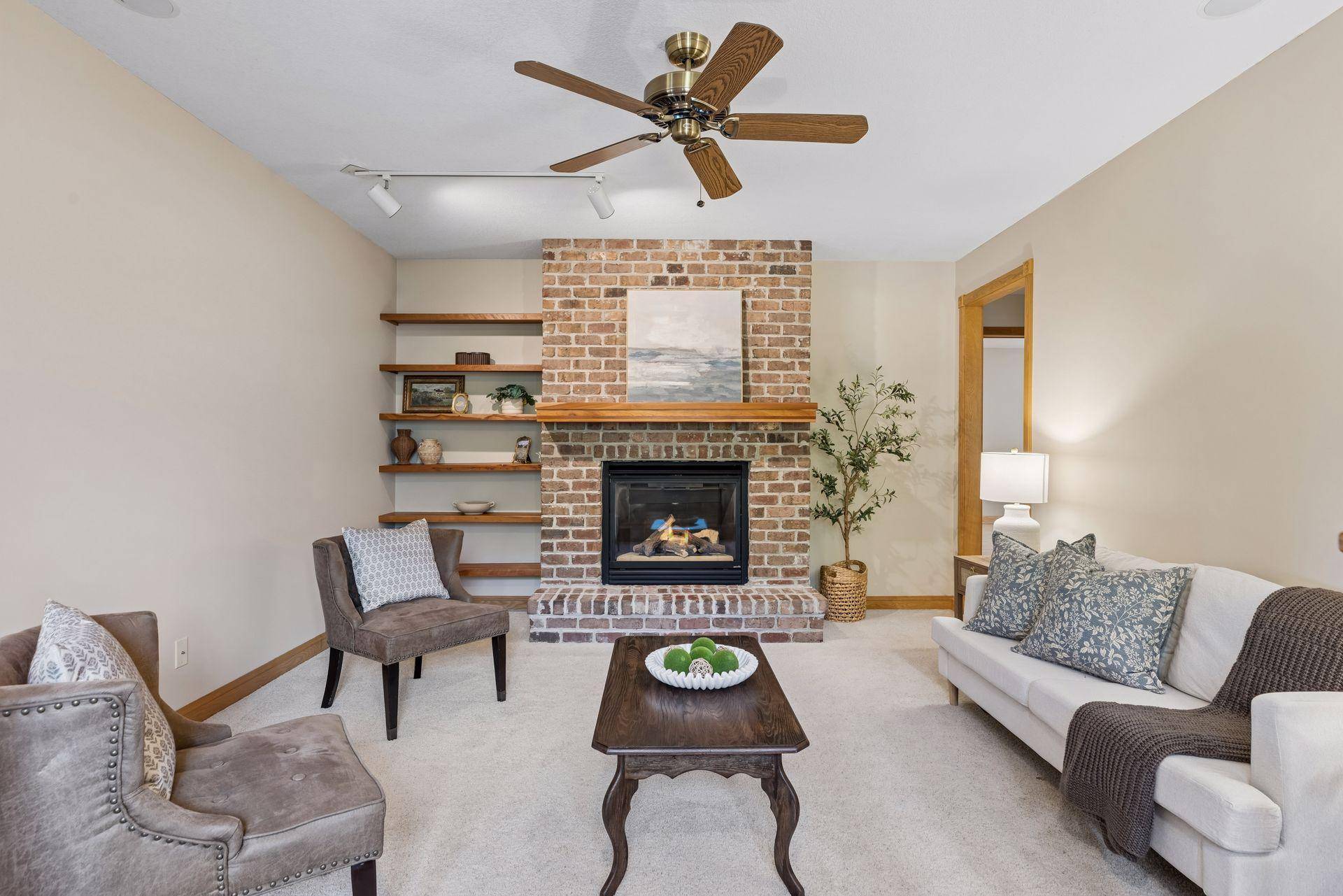 700 Spruce DR, Hudson, WI 54016