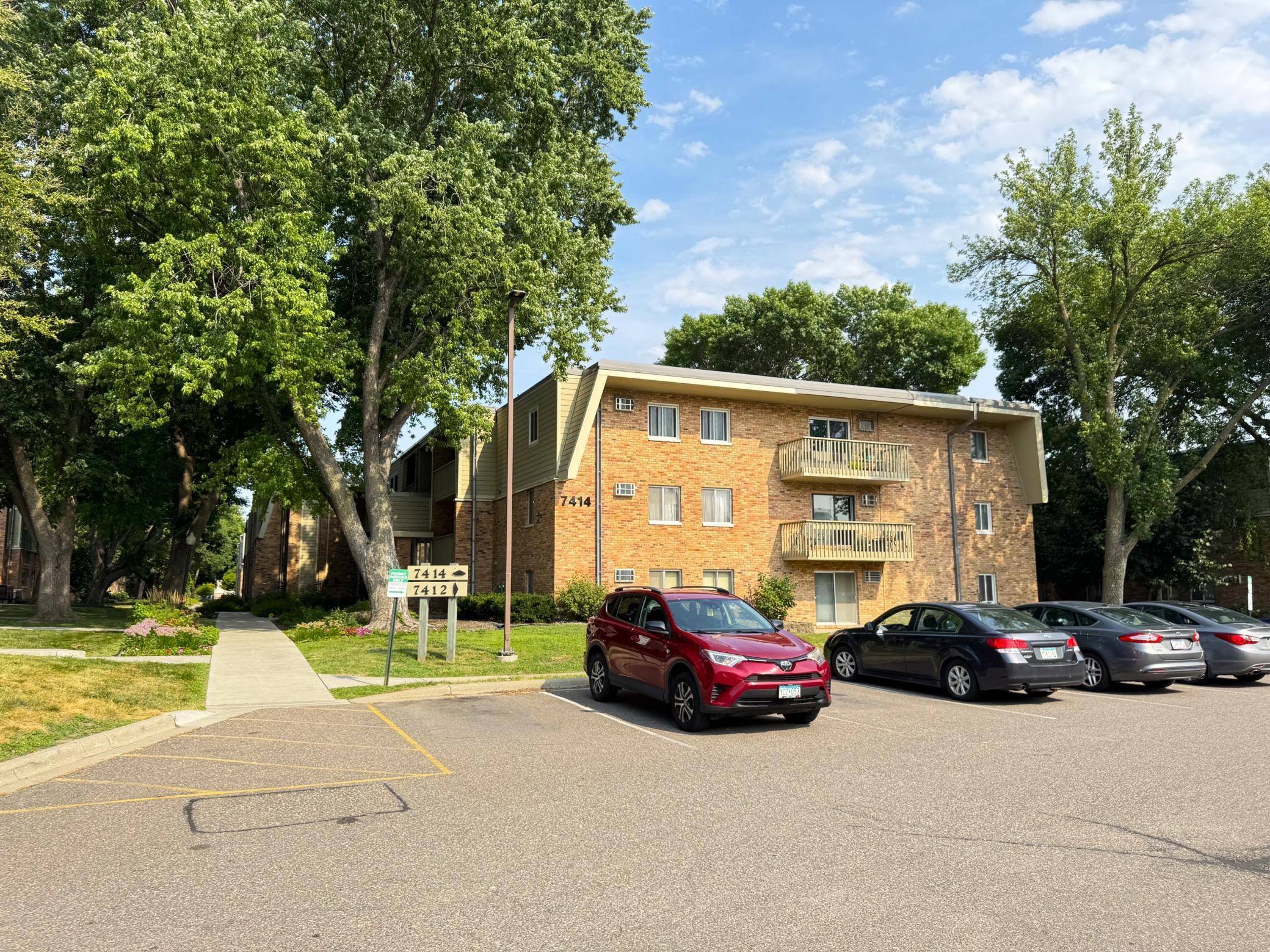 7414 W 22nd ST #306, Saint Louis Park, MN 55426